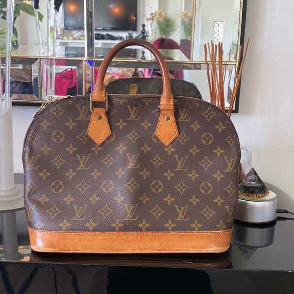 Louis Vuitton Alma - Picture 3 of 12